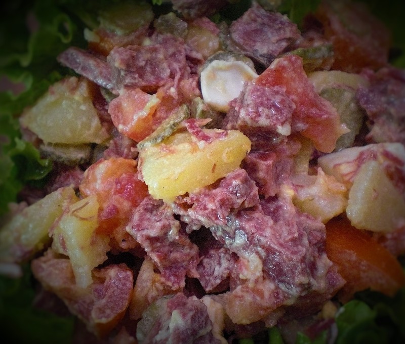 La Salade Gourmande de Boeuf cuit - A base de Vinaigrette - boucherie traiteur BIGOT - Voir en grand