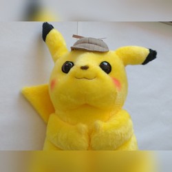 Peluche POKEMON  Pikachu dtective 27 cm - POMME D'AMOUR