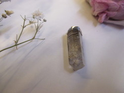 Cristal de roche avec inclusion de silicate pendentif - Original's