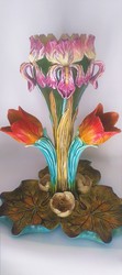 Centre de table aux 3 tulipes en barbotine N38, faience d'O - Galerie Particulire Antiquits