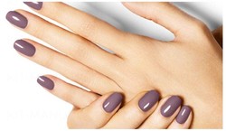 manucure avec pose de vernis - Institut ocane