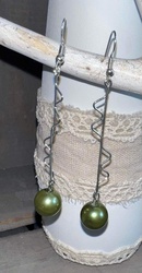 Boucles perles vert olive - A032 - L'Atelier d'Aurore